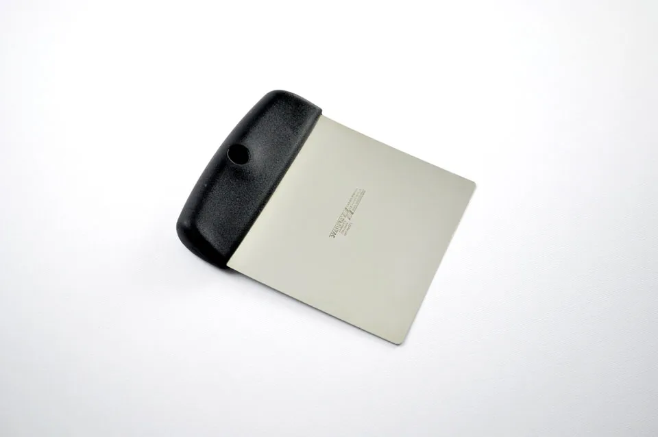 قصاص عجين 12*9.5 سم SVN 6694CS