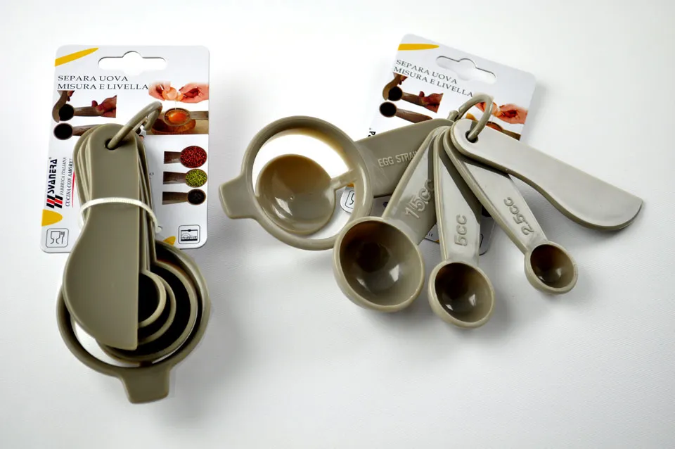 ملعقة مكيال + بلاستيك صفار البيض SVN 8914